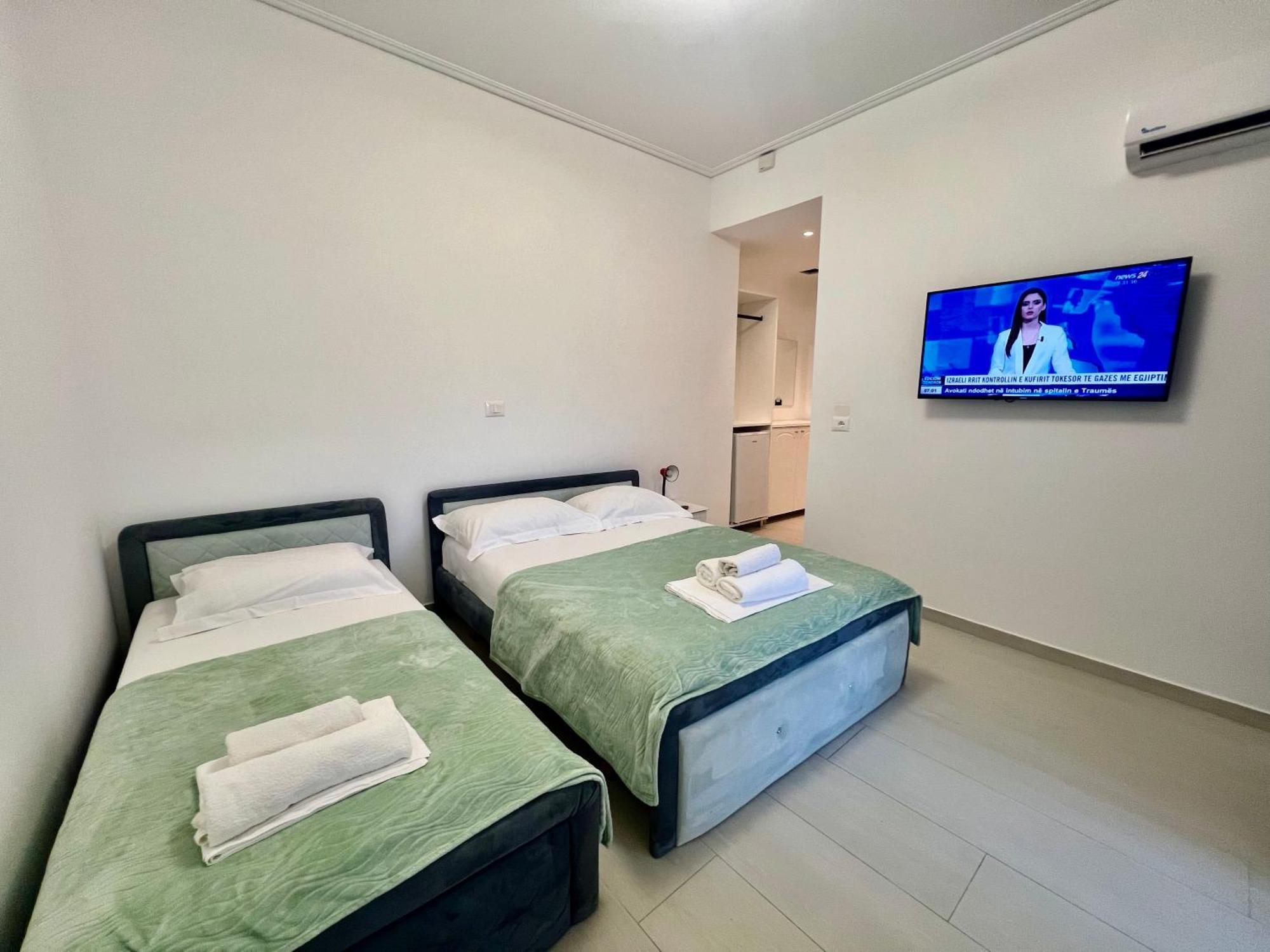 Hotel Vip Bujari Ксамил Екстериор снимка