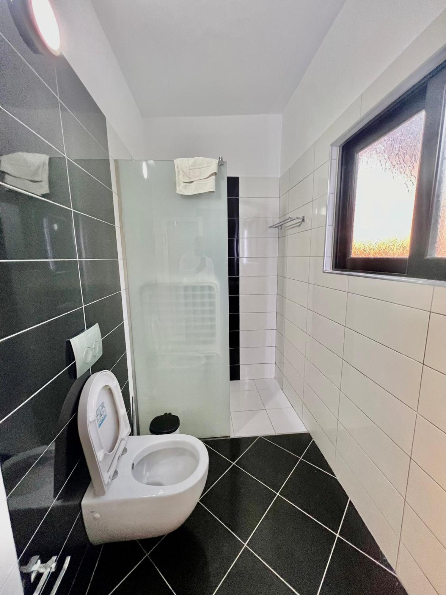 Hotel Vip Bujari Ксамил Екстериор снимка