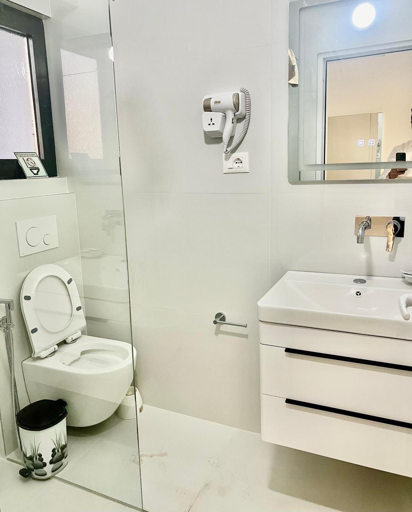 Hotel Vip Bujari Ксамил Екстериор снимка